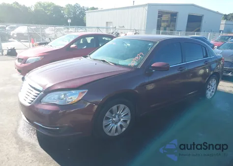 2014 Chrysler 200 Lx z USA, uszkodzony, nr VIN 1C3CCBAB4EN209899